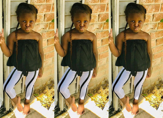 She too cool😎